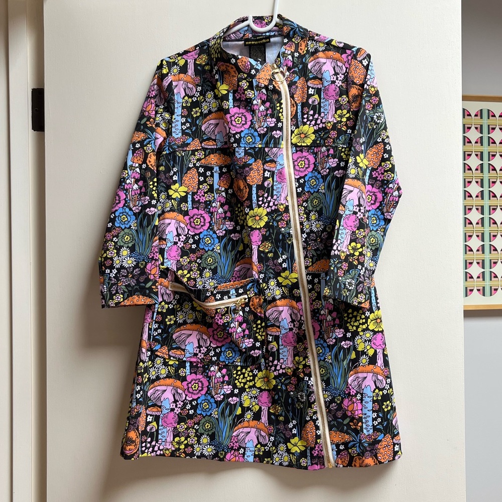 Nooworks ART TEACHER TUNIC, Magic Mushroom